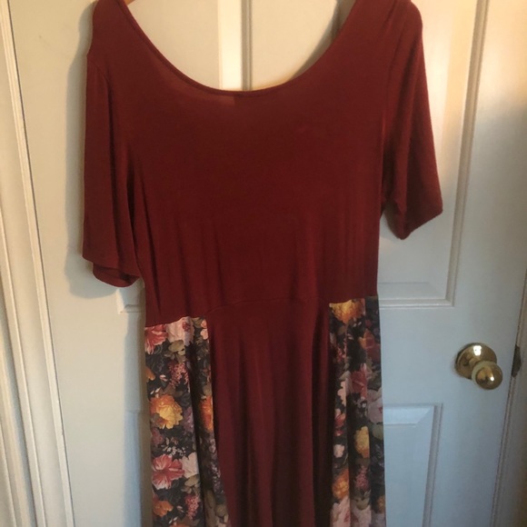 Sustainable bamboo and microsuede floral dress - Picture 2 of 4